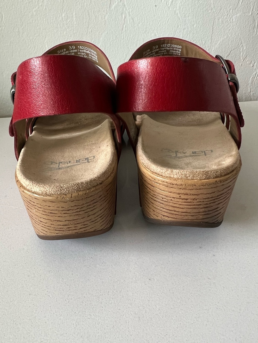 Dansko Brick Red Leather Lindsay Wedge Buckle Sandal Size 39 - Picture 6 of 10
